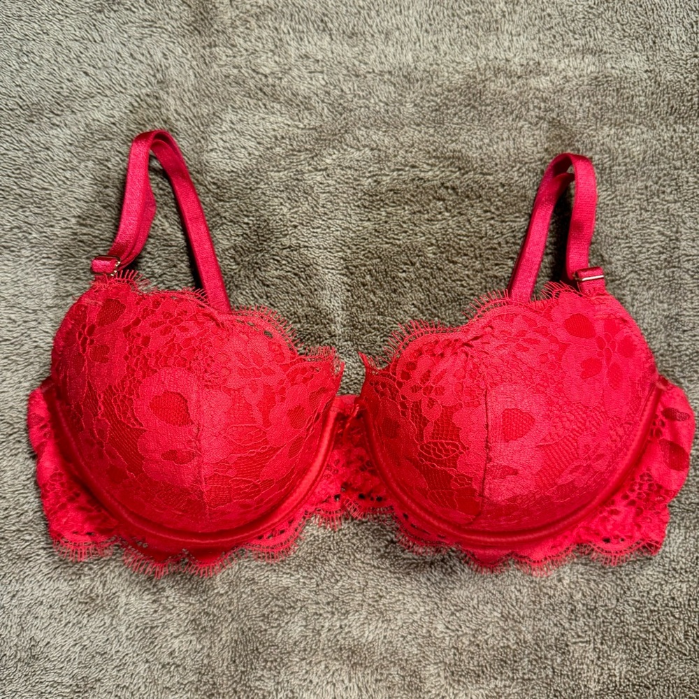 Like New Victoria’s Secret Lined Demi Bra